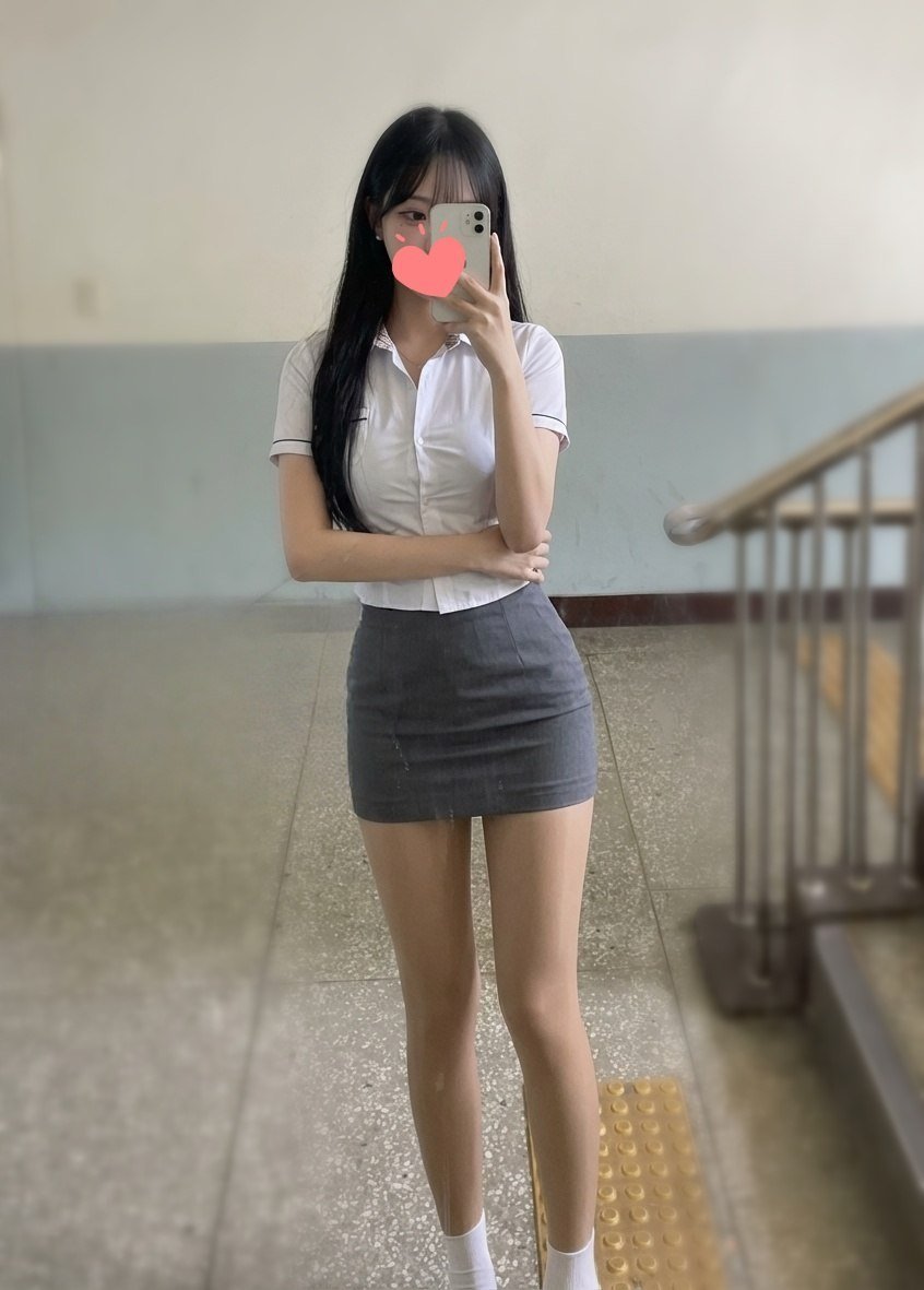 台灣人 康寧護理系 160cm/20歲  小隻馬 #在校臉蛋乖乖女型