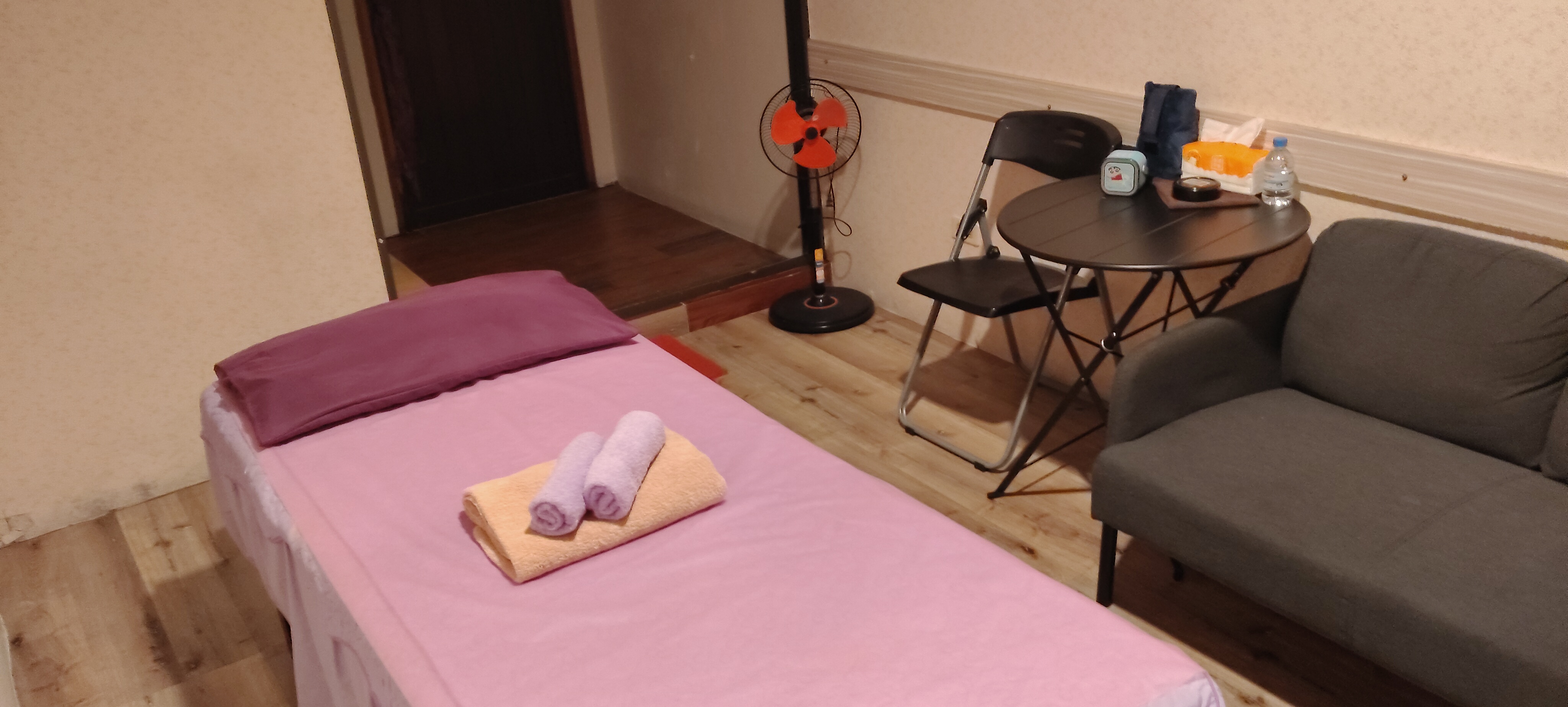 養身館按摩技師22號