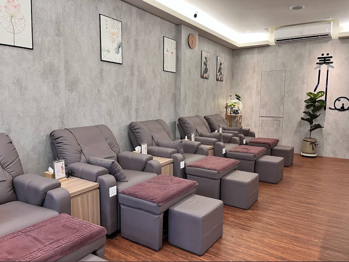 草上飛中清店｜6號按摩師